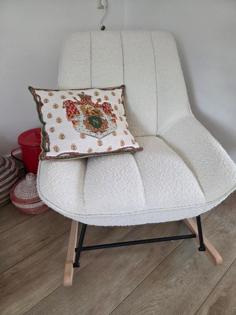 Witte Bouclé Kave Schommelstoel - Comfortabel & Stijlvol, Ophalen, Wit, Zo goed als nieuw, Stof