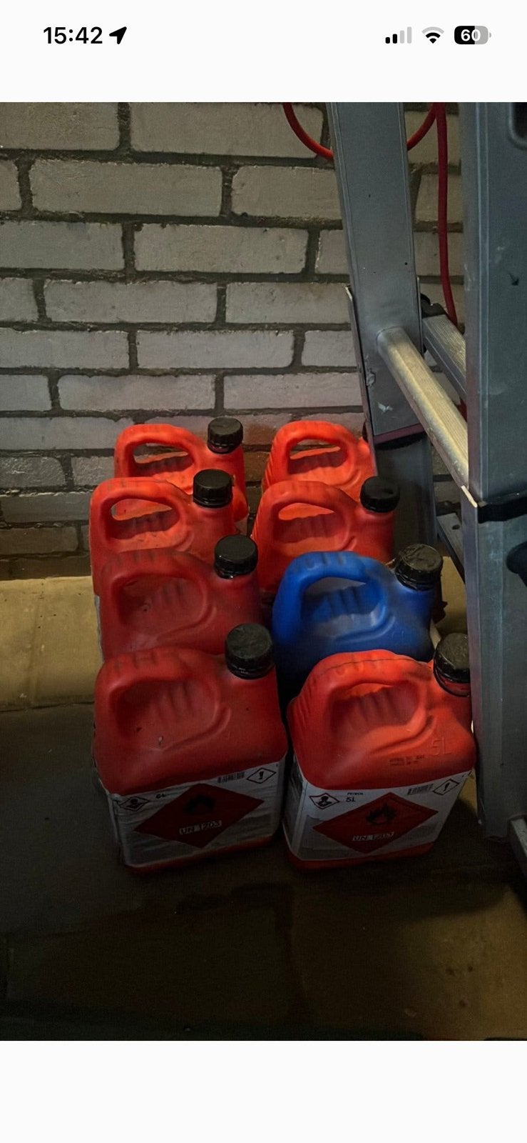 MOET WEG: 8 jerrycans van 5L, Ophalen of Verzenden