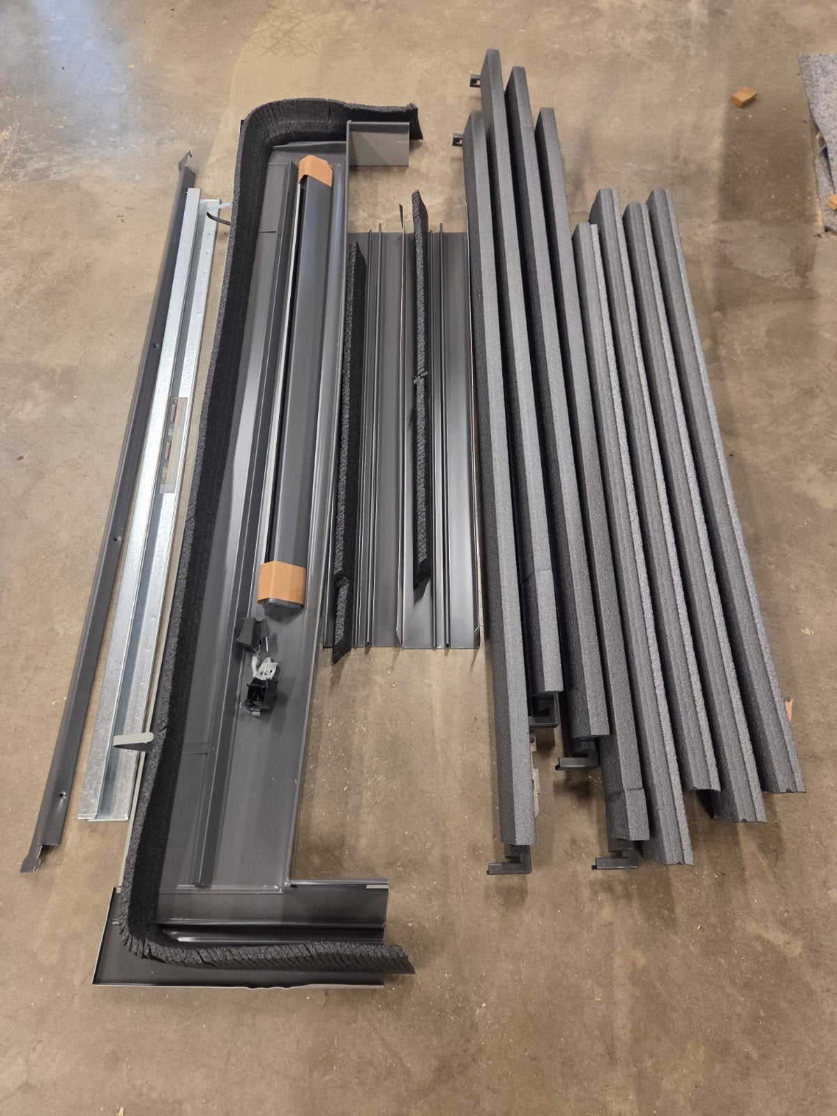 Velux ekw 1000  uk04 gotenset reserve delen, Ophalen, 120 tot 160 cm, Dakraam, 80 tot 120 cm