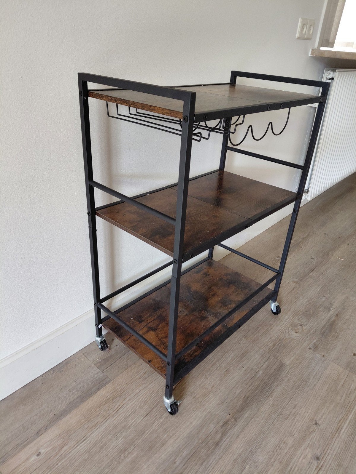 Industriële serveerwagen/barcart met wijnrek, Ophalen, Gebruikt, Minder dan 5 flessen, 75 – 100
