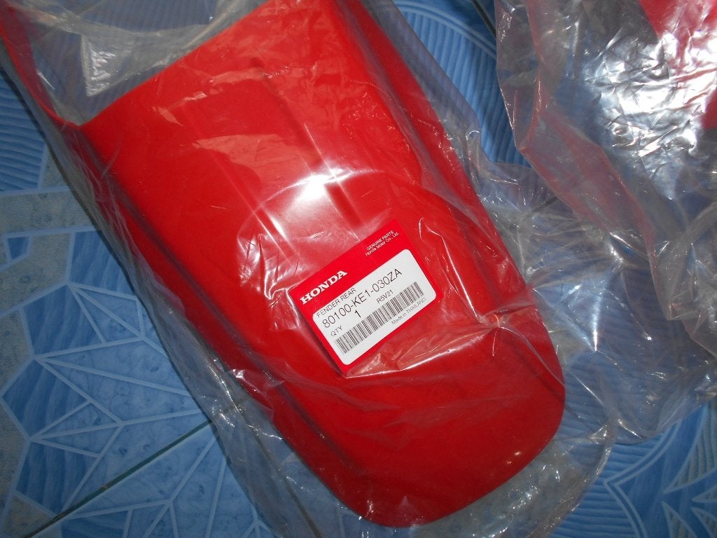 NOS Achterspatbord R119ZA MTX80R2 - MTX125R - MTX200R/MD07, Verzenden
