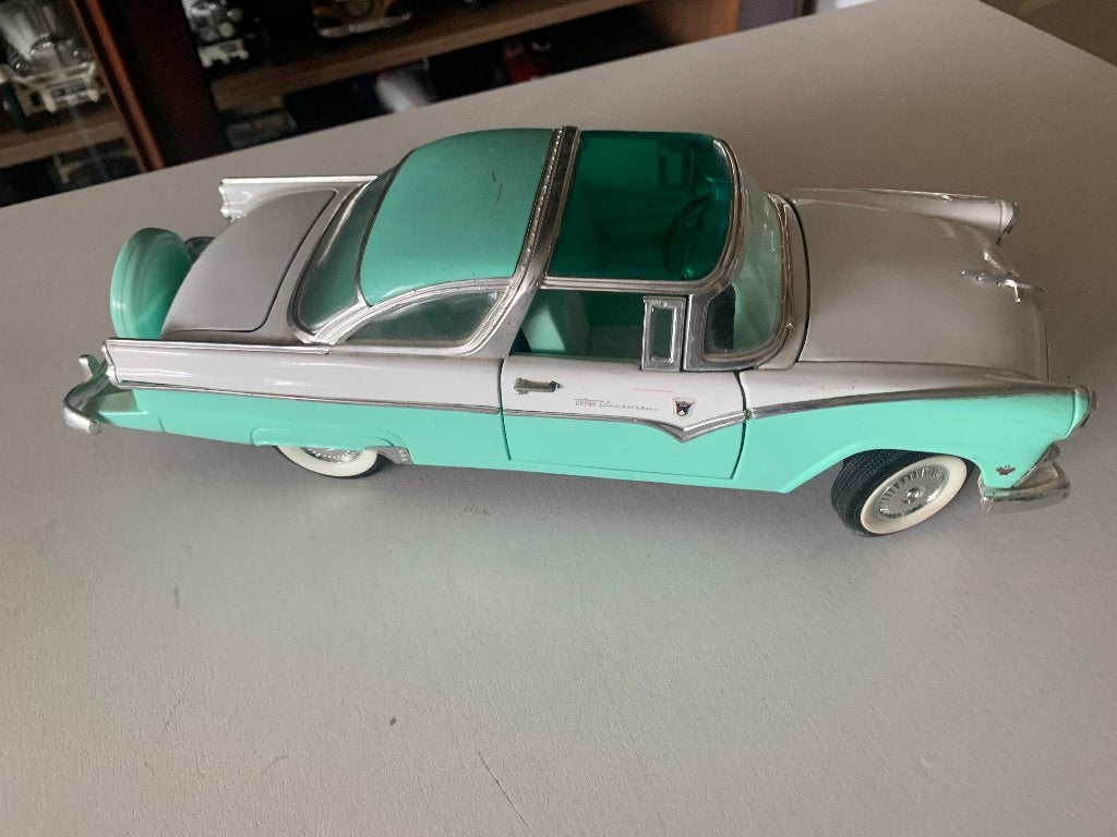 model auto ford fairlijn  1\18      25euro, Ophalen, Zo goed als nieuw, Auto, Overige merken