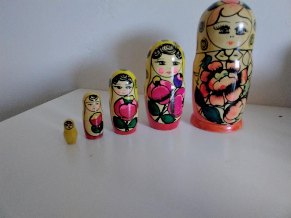 Set van 5 Matroesjka poppen - Russisch handwerk, Ophalen of Verzenden, Zo goed als nieuw