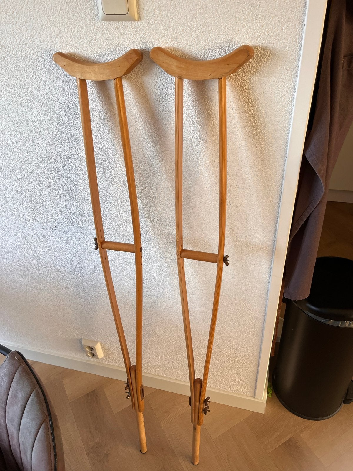 Ouderwetse houten krukken, Diversen, Ophalen, Gebruikt