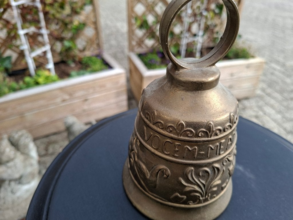 mooie schoolbel brons, Ophalen of Verzenden, Brons