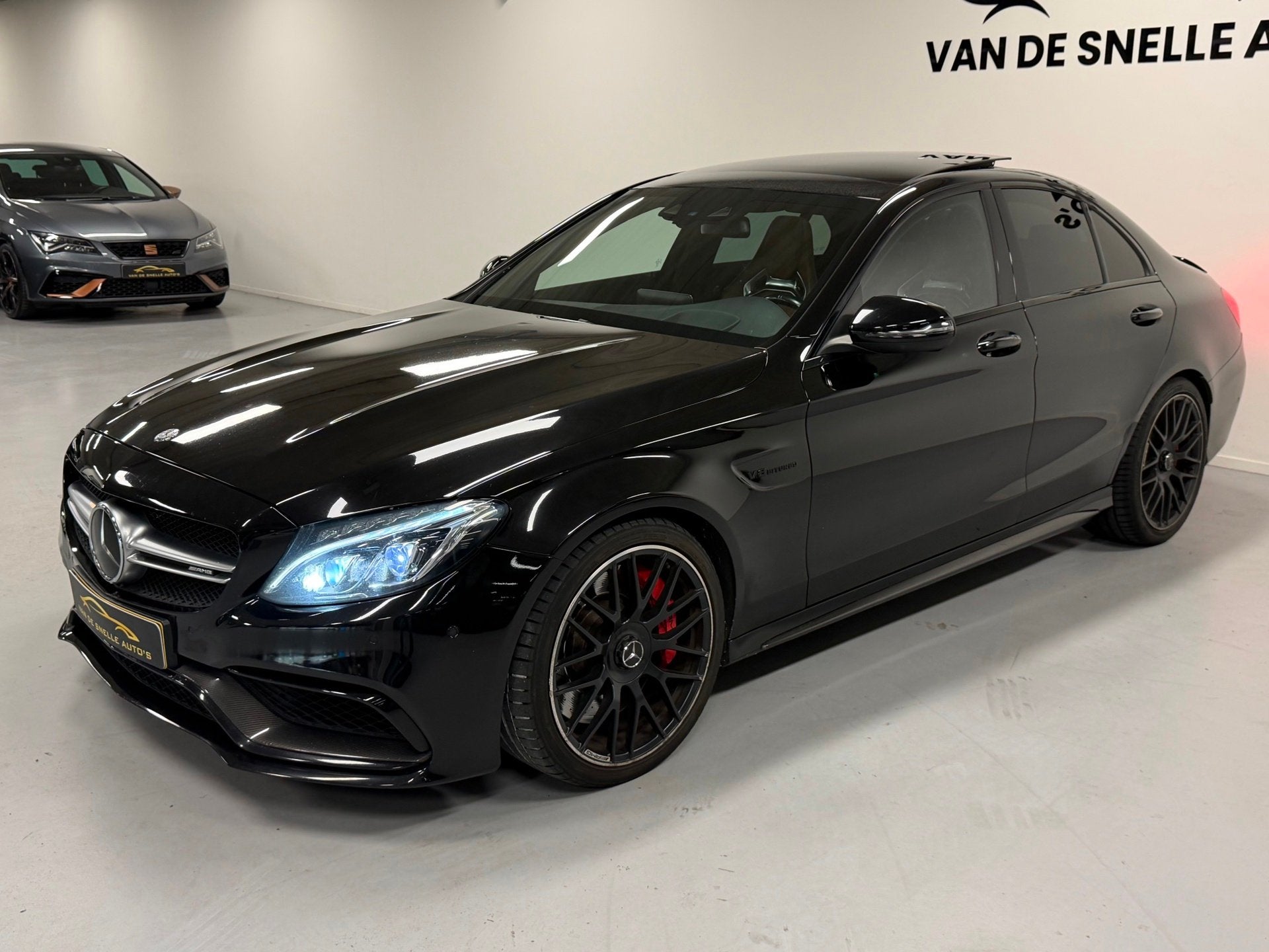 Mercedes-Benz C63 S AMG PANO/KUIPSTOELEN/CAMERA/ONDERHOUDSHI, Automaat, Achterwielaandrijving, Gebruikt, Leder en Stof