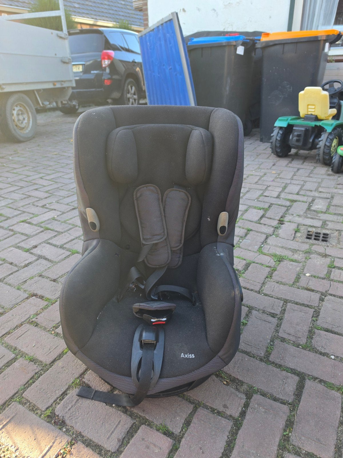 2 autostoelen - Tegen elk aannemelijk bod, 9 t/m 18 kg, Verstelbare rugleuning, Ophalen, Overige merken