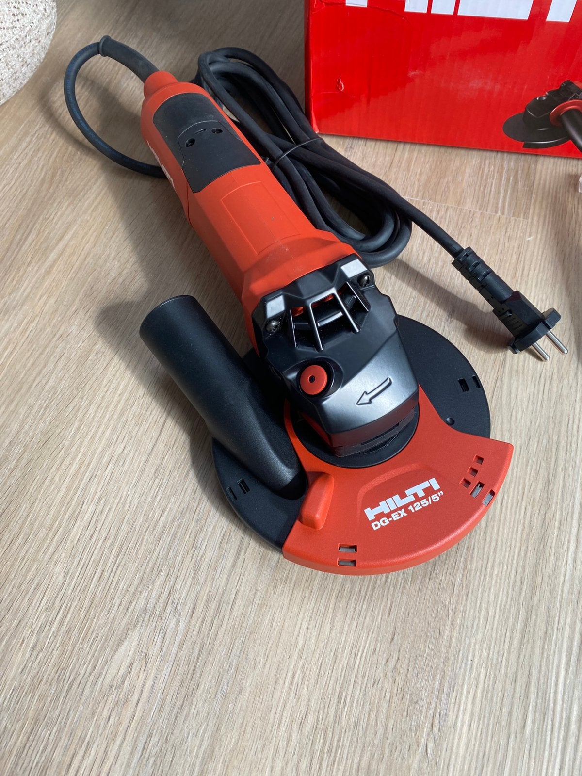 Hilti haakse slijptol NIEUW, Doe-het-zelf en Verbouw, Gereedschap | Schuurmachines, Ophalen of Verzenden, Zo goed als nieuw, 1200 watt of meer