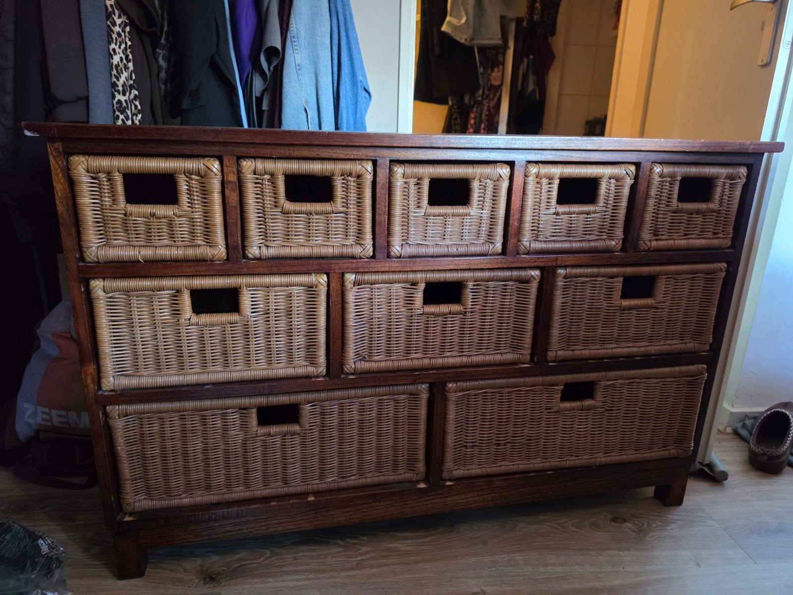 Houten ladekast met rieten manden - Gebruikt, Huis en Inrichting, Kasten | Ladekasten, Ophalen, Gebruikt, Overige materialen, 100 tot 150 cm