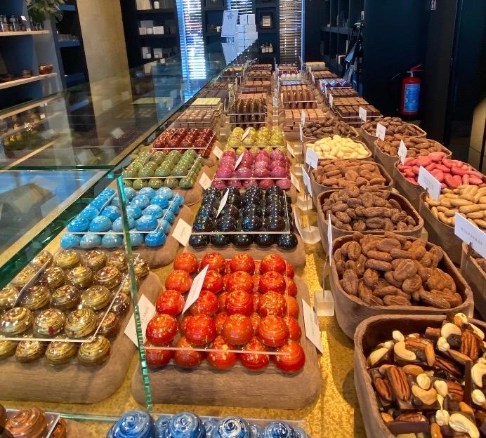 Winkel inventaris: 50 polycarbonaat mallen en chocolade appa, Ophalen of Verzenden