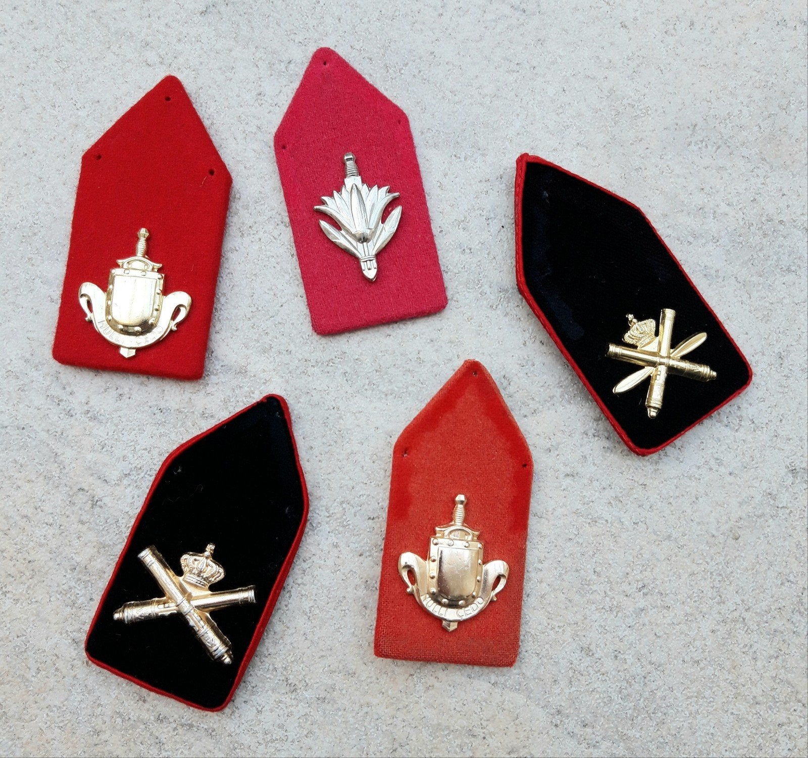 Diverse kraagpatten generaal KL, zonder haken (restanten), Verzenden, Landmacht, Nederland, Embleem of Badge