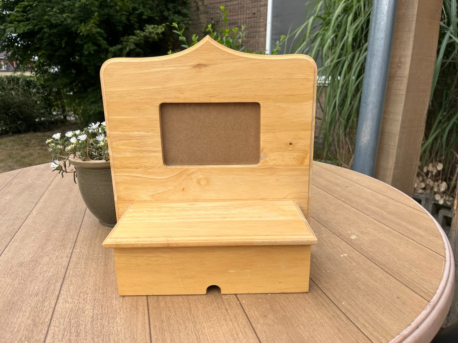 Houten altaartje met lade en fotolijst, Antiek en Kunst, Antiek | Religie, Ophalen of Verzenden