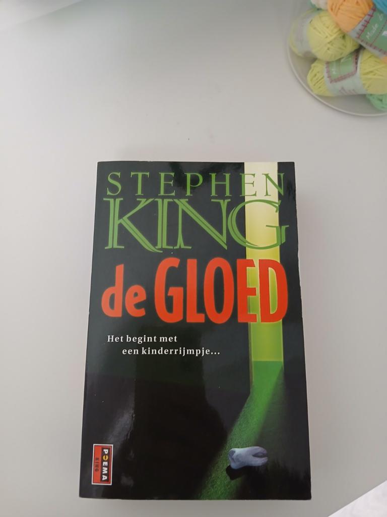 Stephen King - De Gloed (Poema Pocket), Gelezen, Stephen King, Ophalen of Verzenden, Nederland