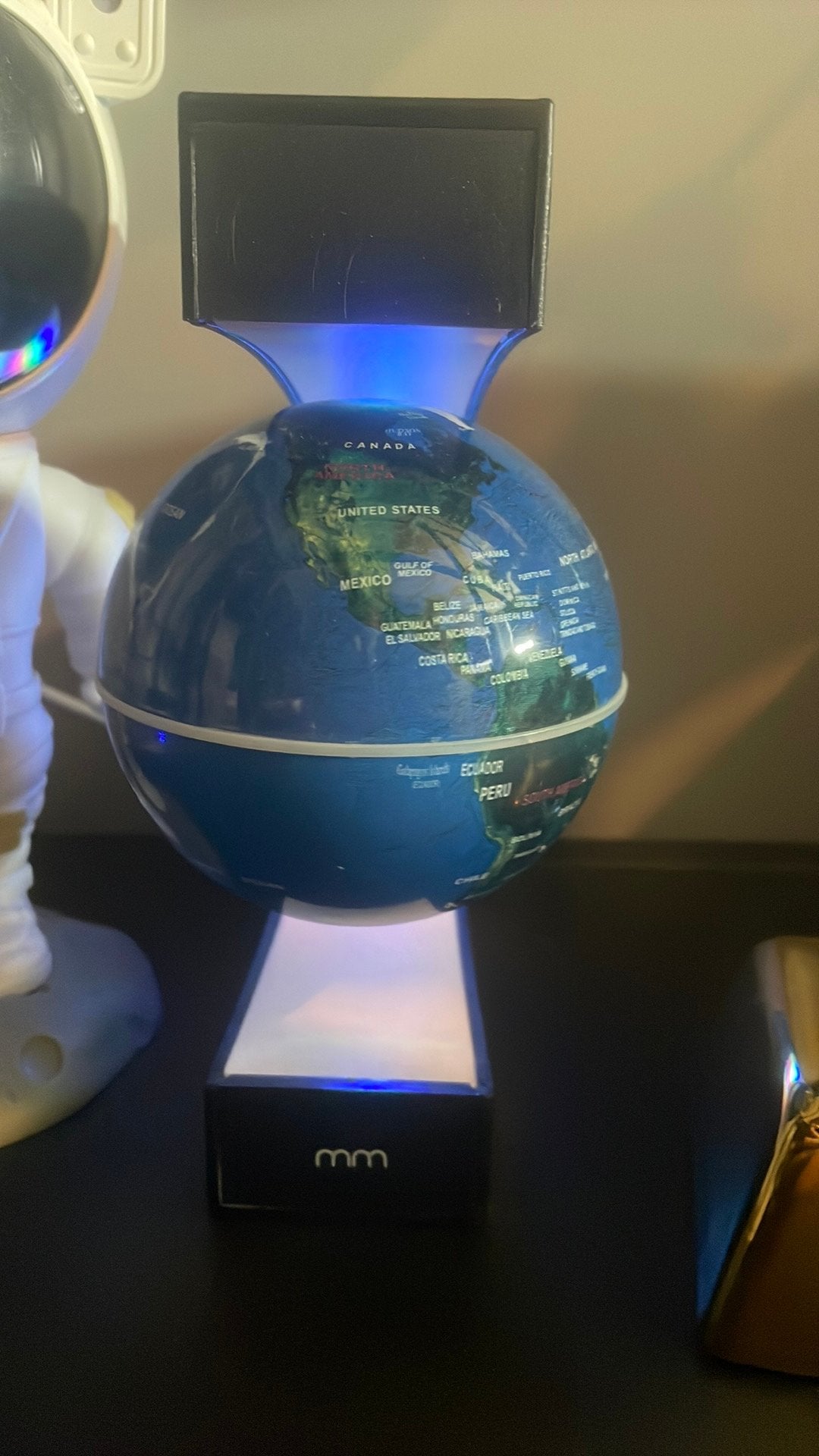 Magnetische vliegende wereldbol, Ophalen of Verzenden, Zo goed als nieuw