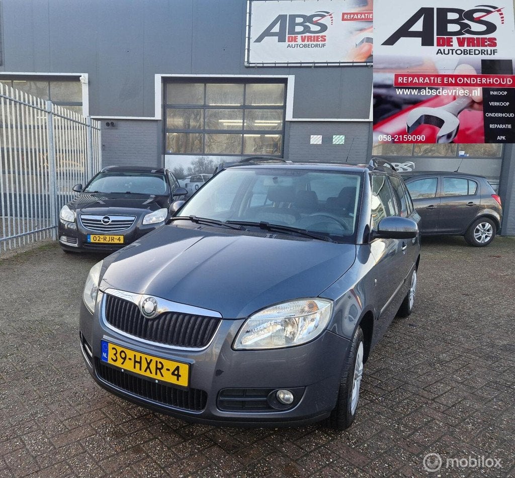 Skoda Fabia Combi 1.4-16V Ambiti AIRCO CR CONTR APK JAN 2027, Auto's, Skoda, Voorwielaandrijving, 4 cilinders, Origineel Nederlands