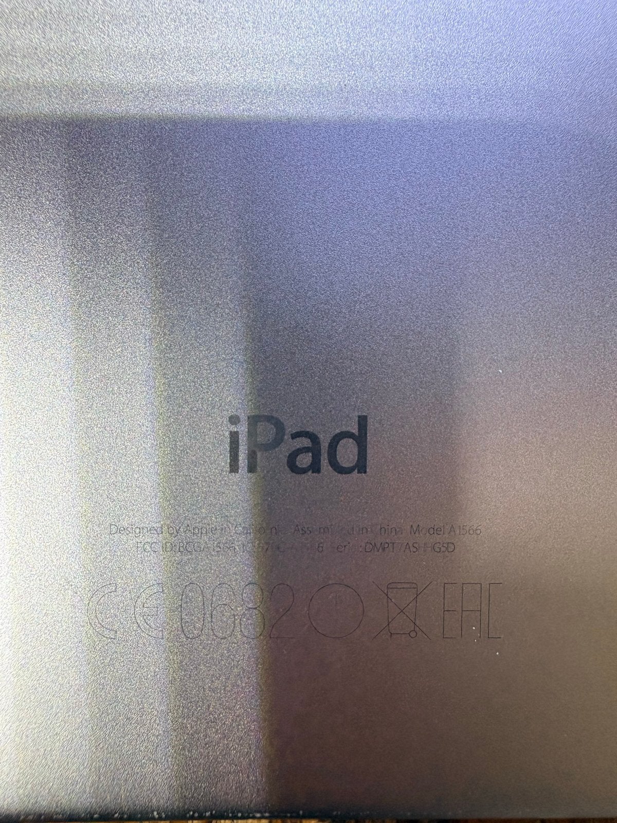 2x Oude iPad - Ideaal voor onderdelen of reparatie, Apple iPad, Wit, Niet werkend, 16 GB