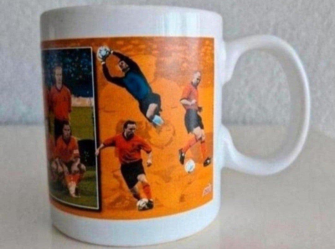 Voetbalmok met Oranje spelers - Vintage, Ophalen of Verzenden, Zo goed als nieuw, Overige sporten, Overige typen
