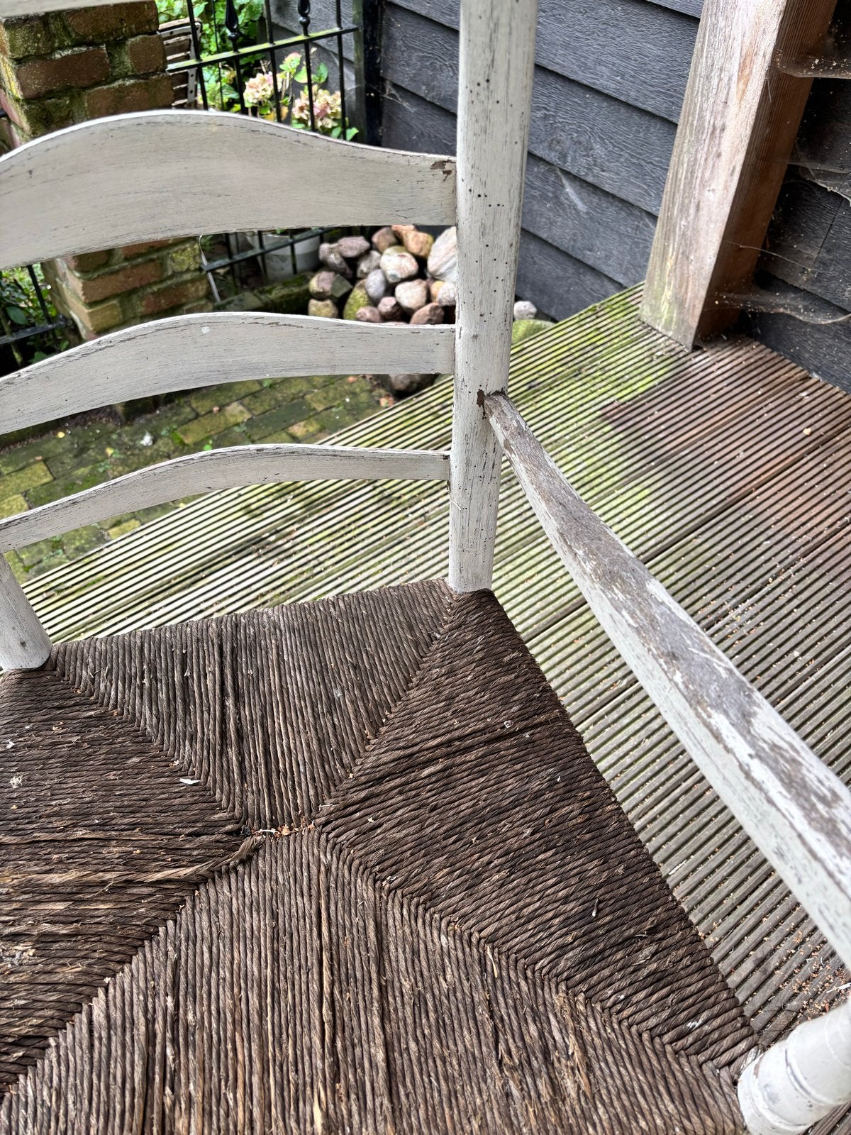 Set van 2 antieke boerenstoelen met biezen zitting, Ophalen