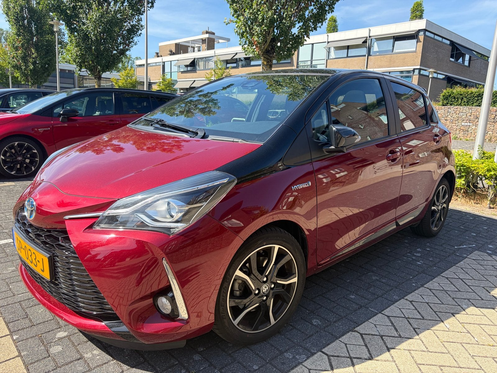 54000km Toyota Yaris 1.5 Hybrid Bi-Tone Executive Panoramada, Auto's, Toyota, 49 €/maand, Origineel Nederlands, Yaris, 1065 kg