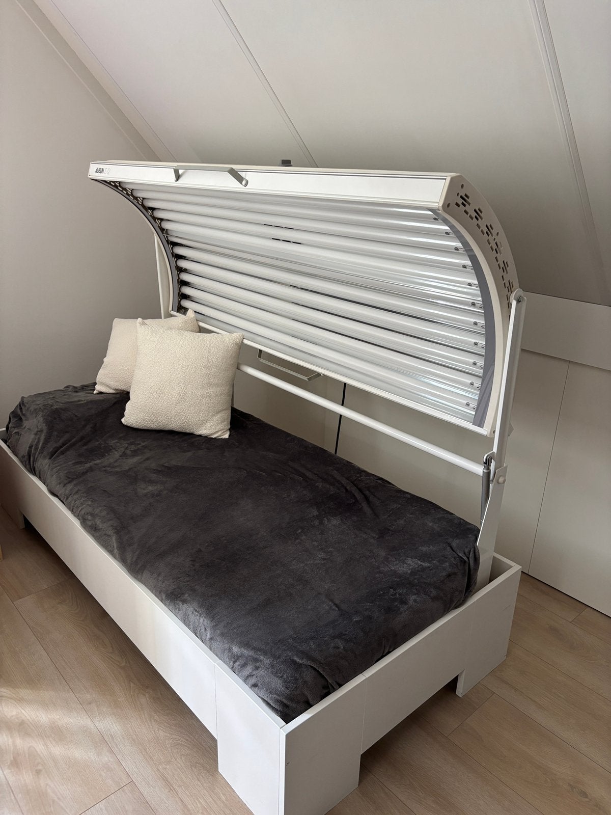 Zonnebedhemel inclusief bed, Ophalen, Zo goed als nieuw, Zonnebank enkelzijdig, 10 tot 15 lampen