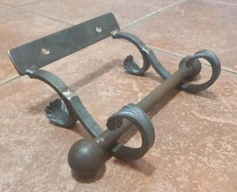 smeedijzer toilet rol houder set.
Gietijzer franse lelie, Ophalen of Verzenden