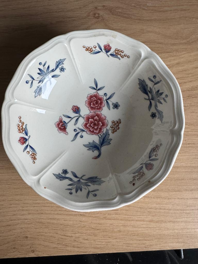 Wedgewood schaaltje - 16 cm - helliamsburg, Ophalen of Verzenden, Wedgwood, Aardewerk, Schaal of Schalen