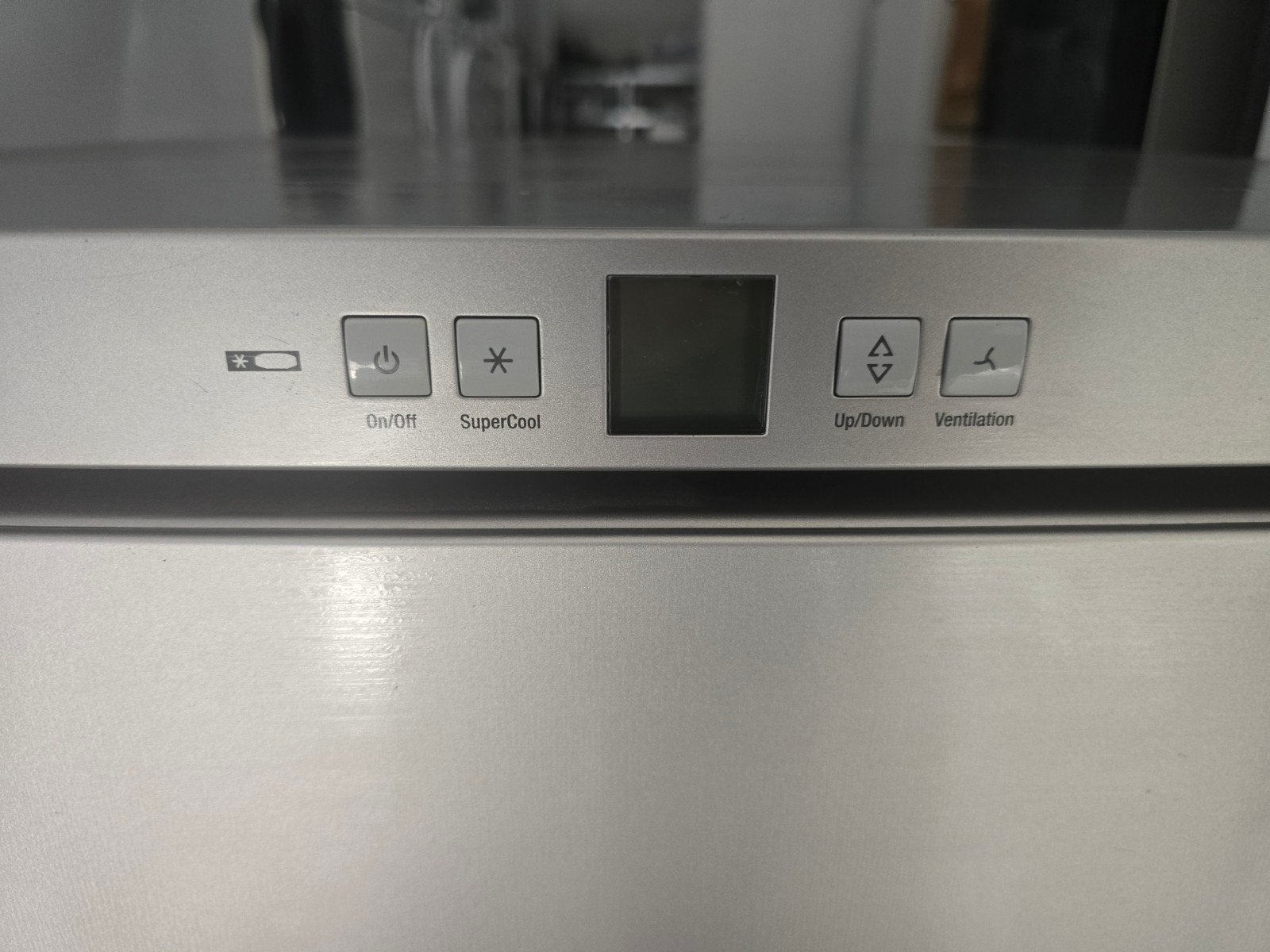 Keurige zilverkleurige Liebherr vrijstaande koelkast!🚚✅️, Zonder vriesvak, 200 liter of meer, Liebherr, Zo goed als nieuw