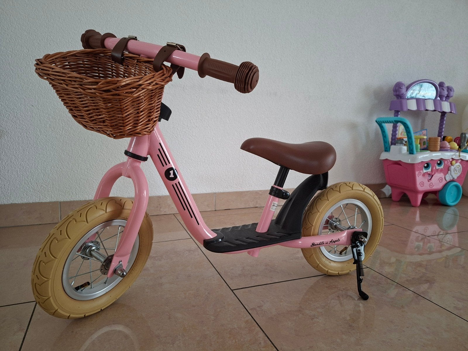 Bandits and Angels loopfiets roze met mandje Als nieuw!, Ophalen, Zo goed als nieuw, Loopfiets