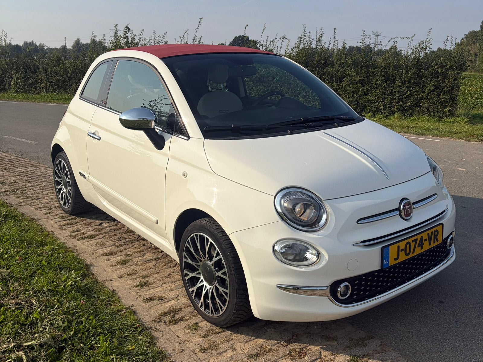 Fiat 500C 1.0 Hybrid Star 2020 Wit, Auto's, Voorwielaandrijving, 40 €/maand, 4 cilinders, 4 stoelen