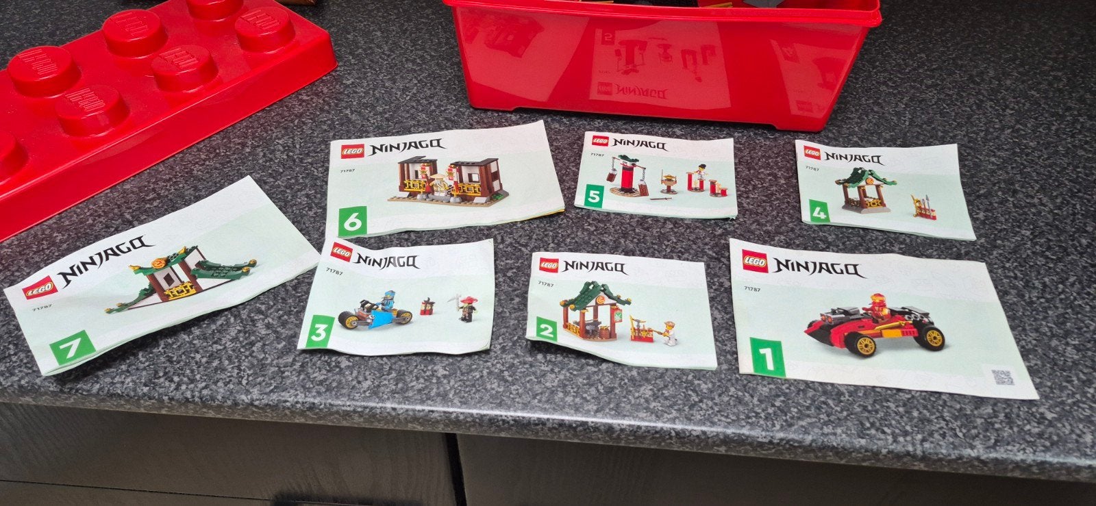 Foto 3 van LEGO Ninjago 7-delige set compleet in opbergdoos