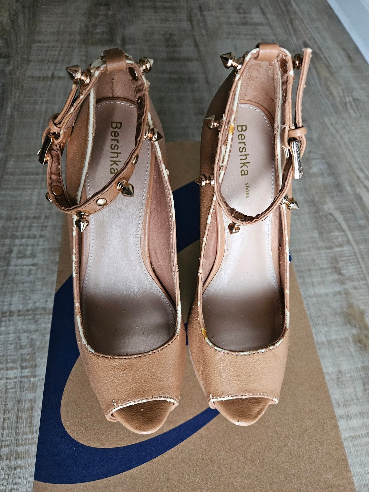Hoge hakken pumps maat 36(high heels,stiletto’s,naaldhakken), Kleding | Dames, Schoenen, Pumps, Bruin, Ophalen of Verzenden, Gedragen
