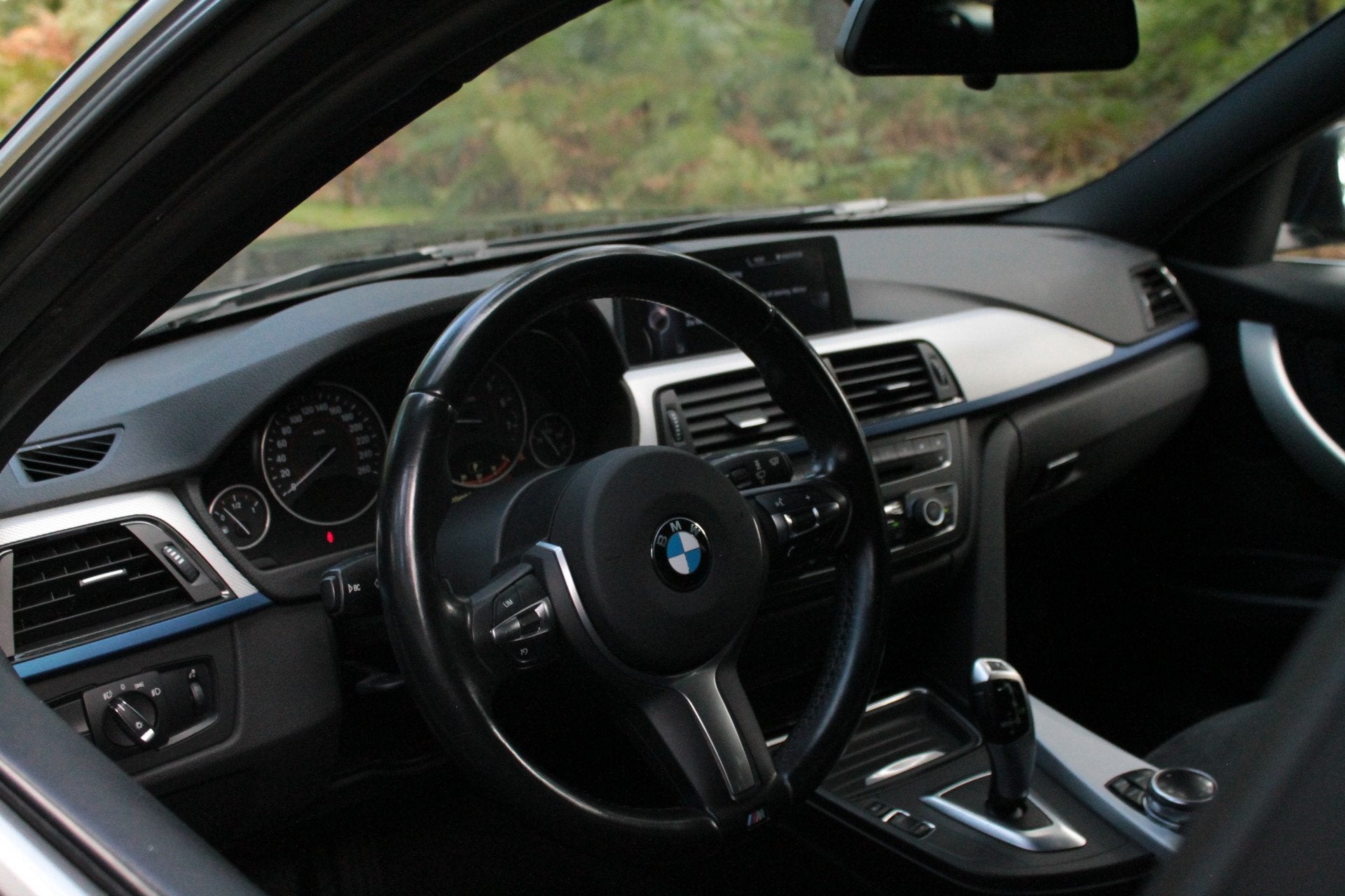 BMW 3-serie 316i M-sport | Bi-Xenon | Keyless | Navi, Automaat, 12 maanden, Gebruikt, 4 cilinders
