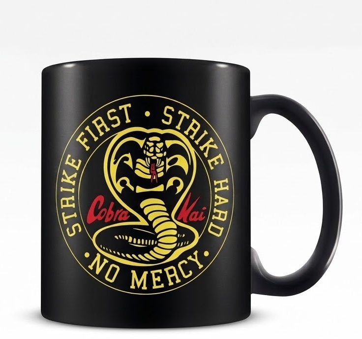 Partij zwarte Cobra Kai keramische mokken, NHP International, Ophalen of Verzenden, Info@nhp-international.com, Nieuw