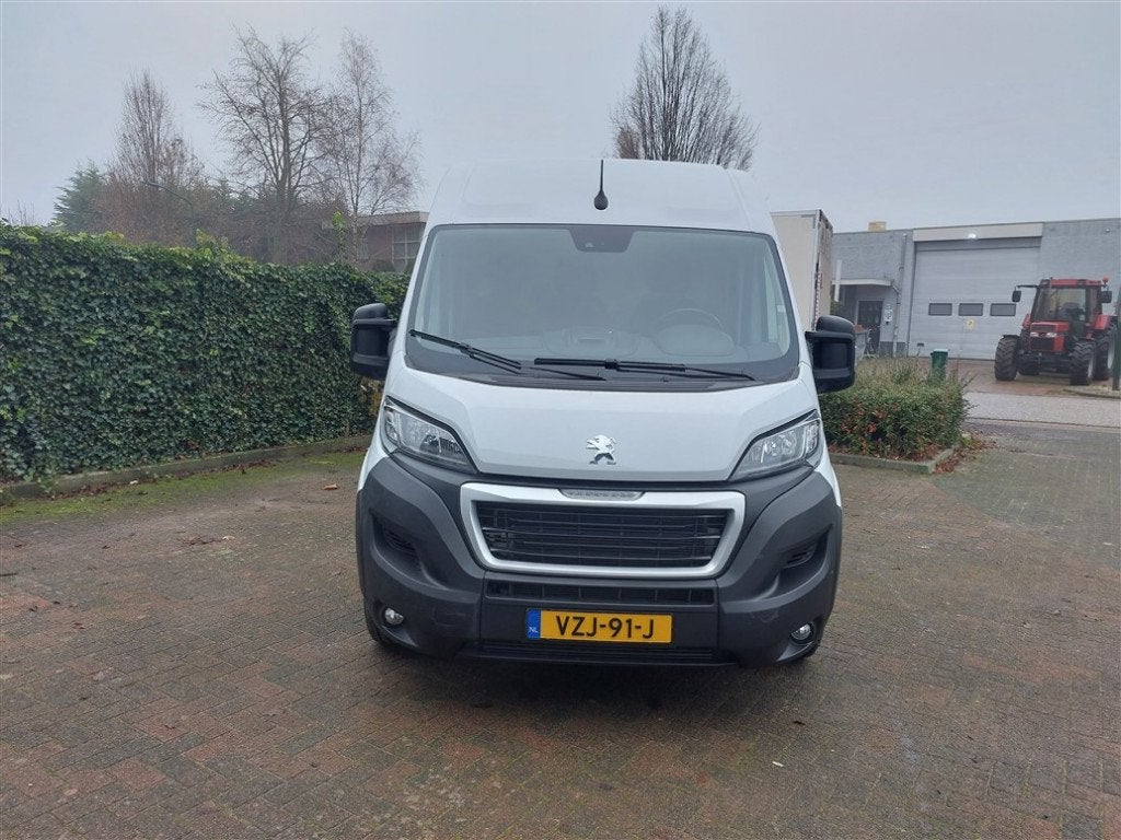 Peugeot Boxer GB 335 L3h2 Bluehdi 140PK S&S 2022 Wit, Auto's, Voorwielaandrijving, Stof, 4 cilinders, Wit