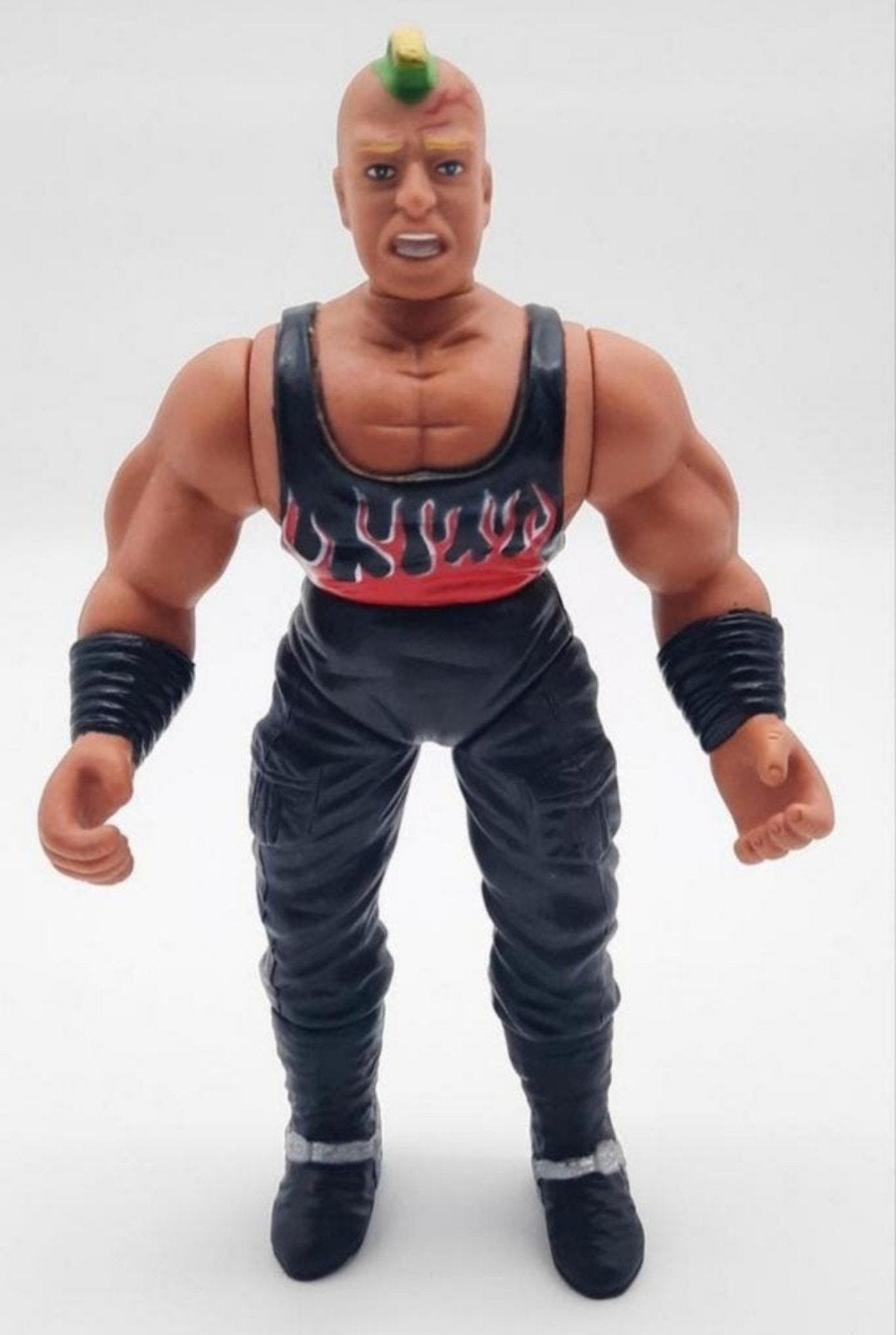 Vintage bootleg WWF/WWE Wrestling pop met hanenkam ca. 23cm, Ophalen of Verzenden, Zo goed als nieuw