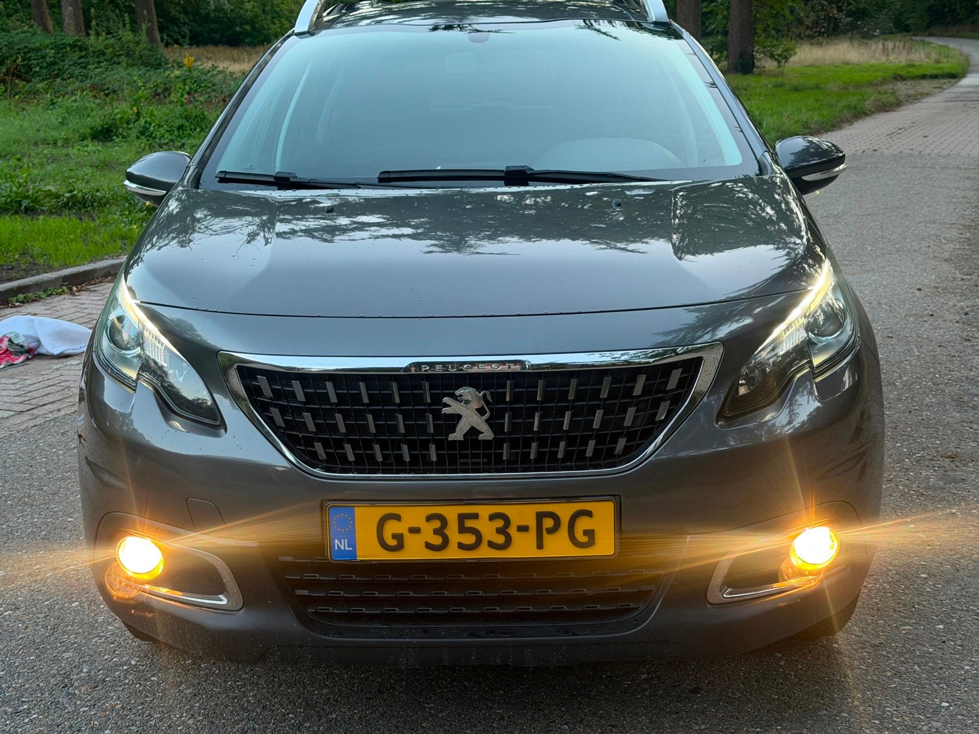Peugeot 2008 1.2 PureTech Allure STYLE 2019 Navi Airco, Auto's, Voorwielaandrijving, 83 pk, Stof, Gebruikt