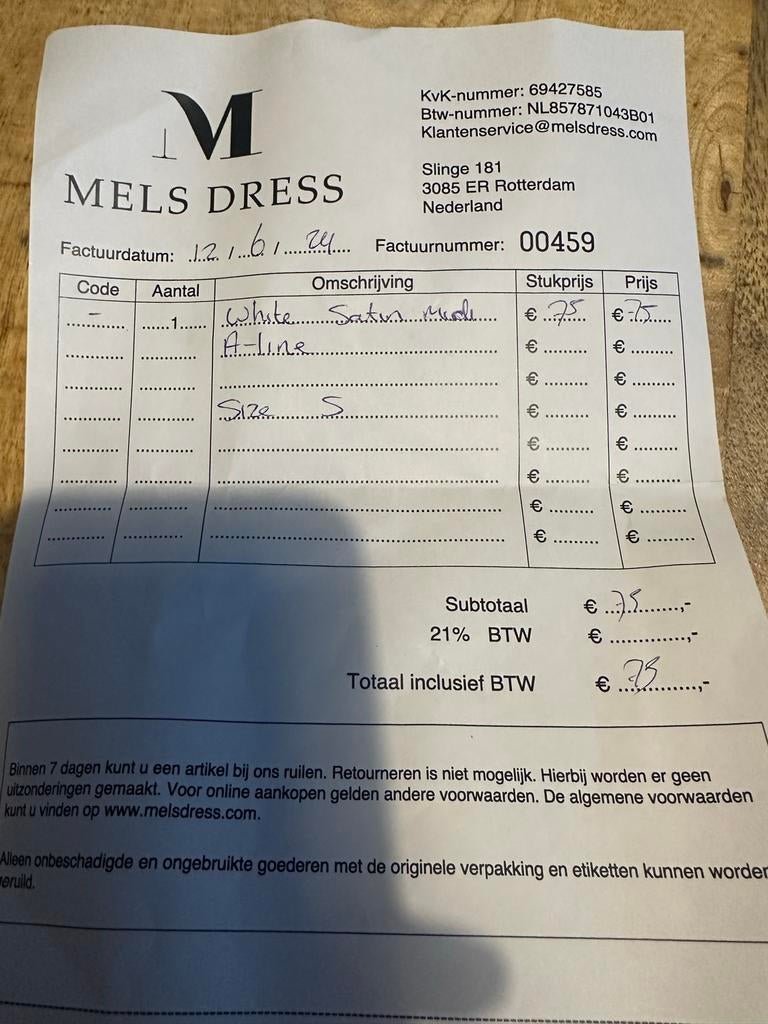 Witte satijnen midi jurk met organza mouwen, Kleding | Dames, Jurken, Zo goed als nieuw, Maat 36 (S), Wit, Onder de knie, Ophalen of Verzenden
