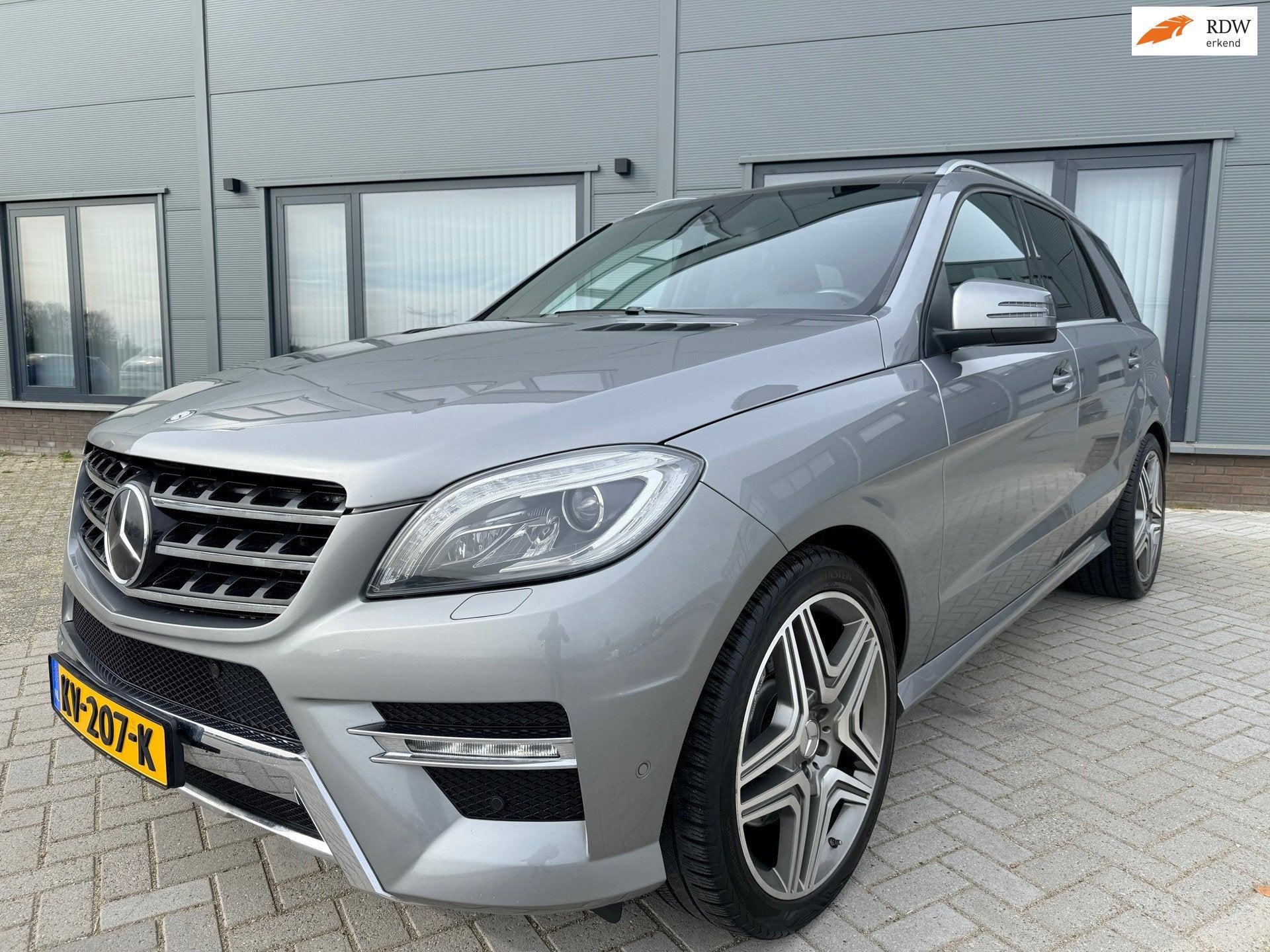 Mercedes-Benz M-klasse 500|AMG Pakket|ML500|Panoramadak|21 I, Auto's, Mercedes-Benz, Euro 5, Gebruikt, 8 cilinders, 138 €/maand