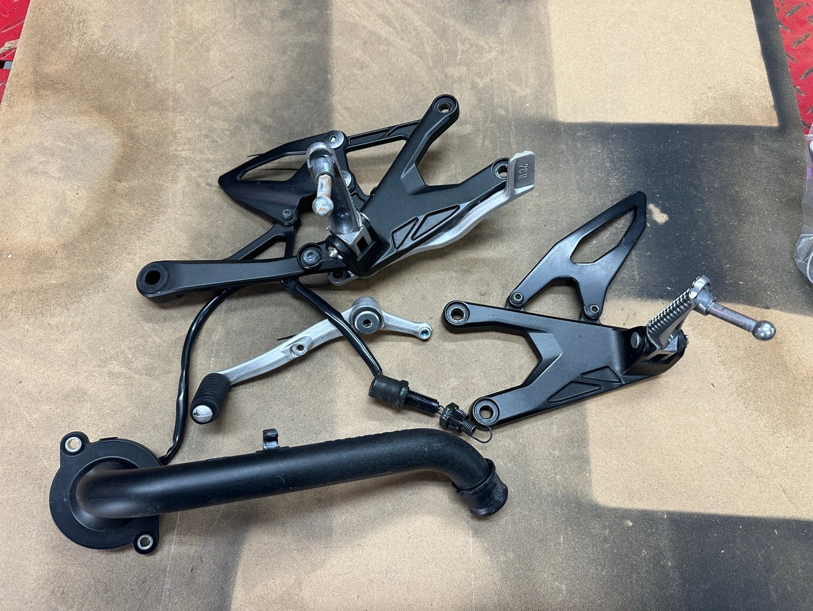 Yamaha YZF R1 voetsteppen voetsteunen set RN49 2018, Ophalen of Verzenden, Gebruikt