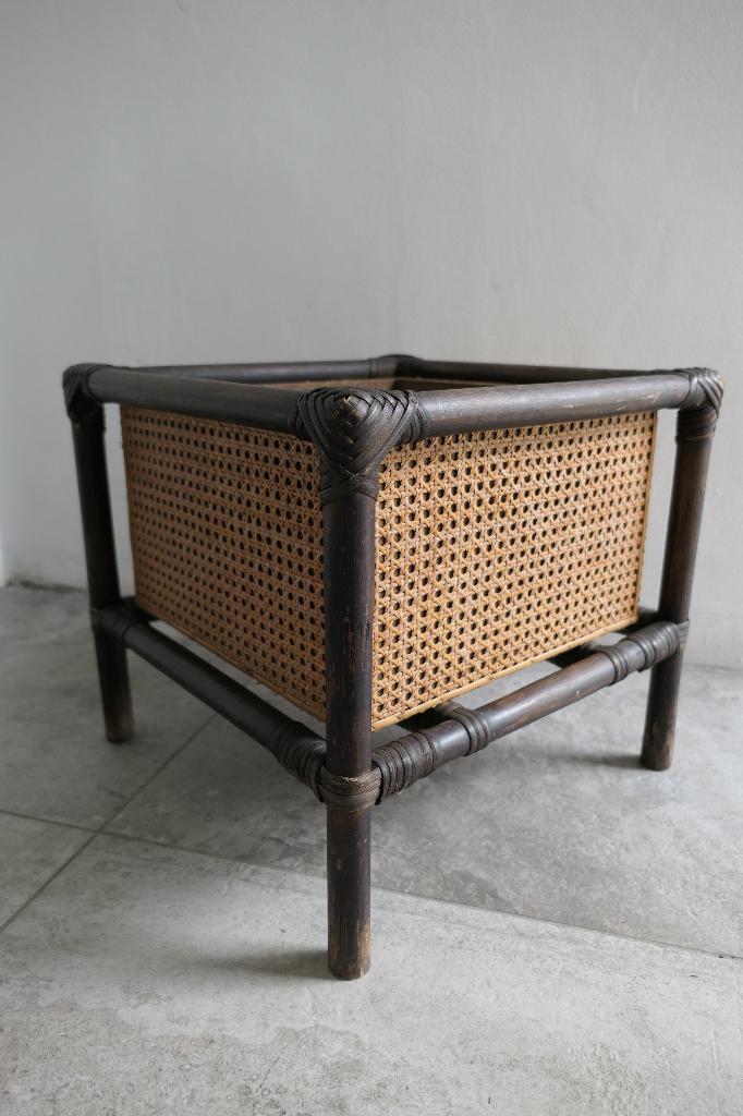 Vintage Manou plantenbak rotan webbing met metalen binnenbak, Ophalen, Overige materialen, Minder dan 60 cm, Vierkant
