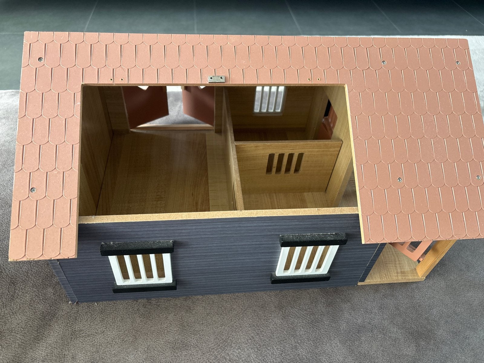 Houten paardenstal, Ophalen, Gebruikt, Poppenhuis