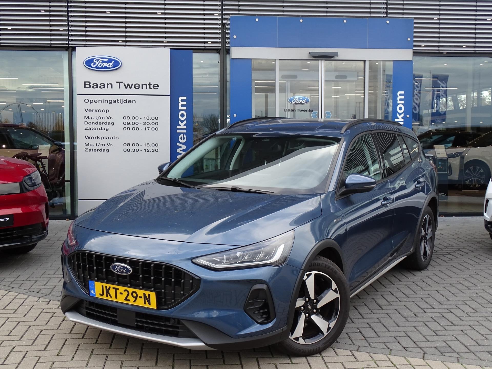 Ford Focus Wagon 1.0 Hybrid 125 PK Active Style | Winter Pac, Auto's, Ford, 12 maanden, Stof, Gebruikt, Zwart