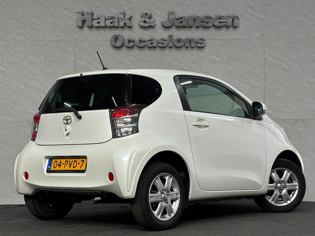 Toyota IQ 1.0 VVTi Comfort Airco Tomtom E-ramen, Auto's, Toyota, Gebruikt, 4 stoelen, Origineel Nederlands, Bedrijf