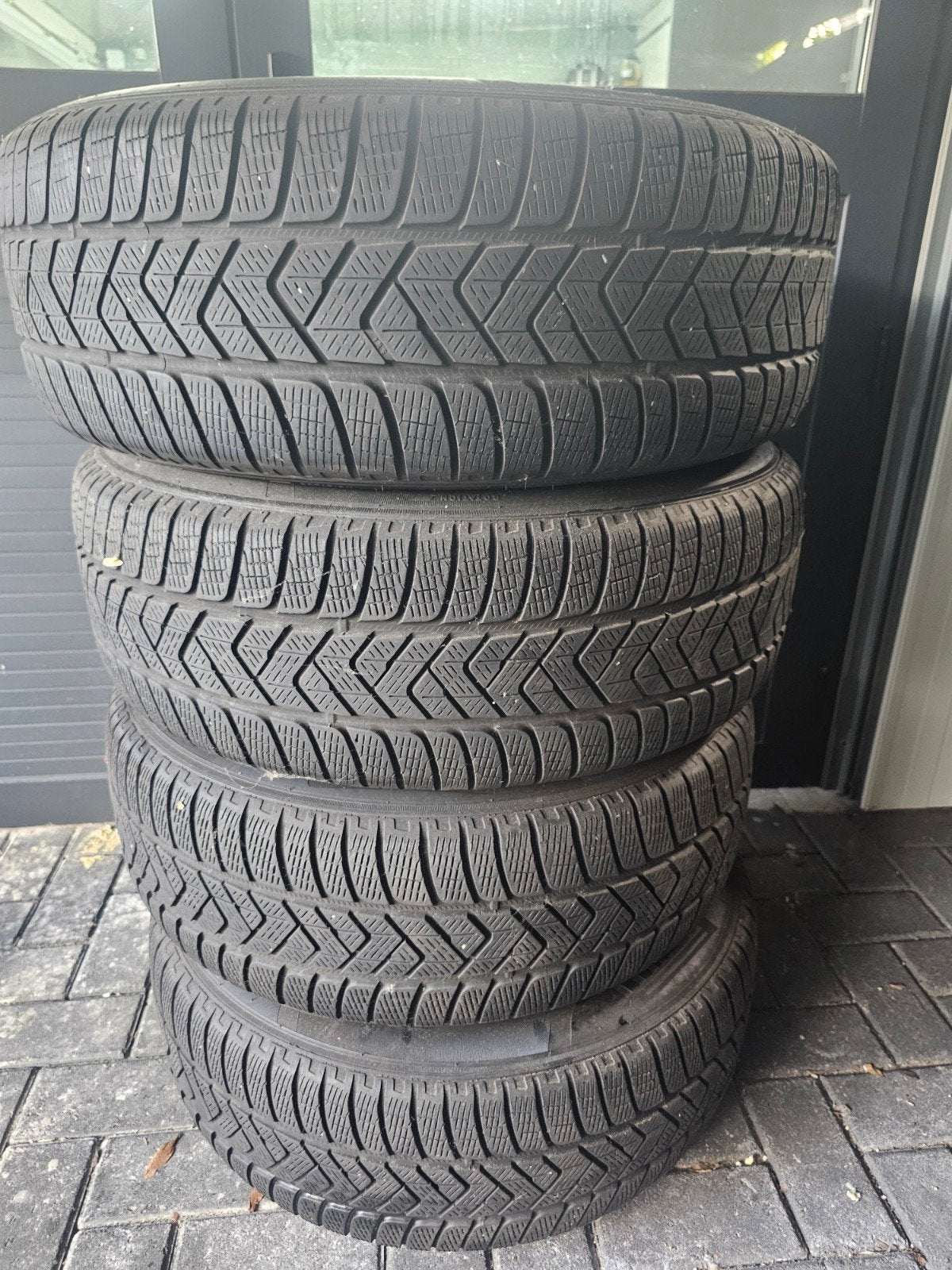 Volvo XC60 Winterbanden met Velgen - Pirelli Scorpion, Auto-onderdelen, Ophalen, 18 inch, Gebruikt, Banden en Velgen