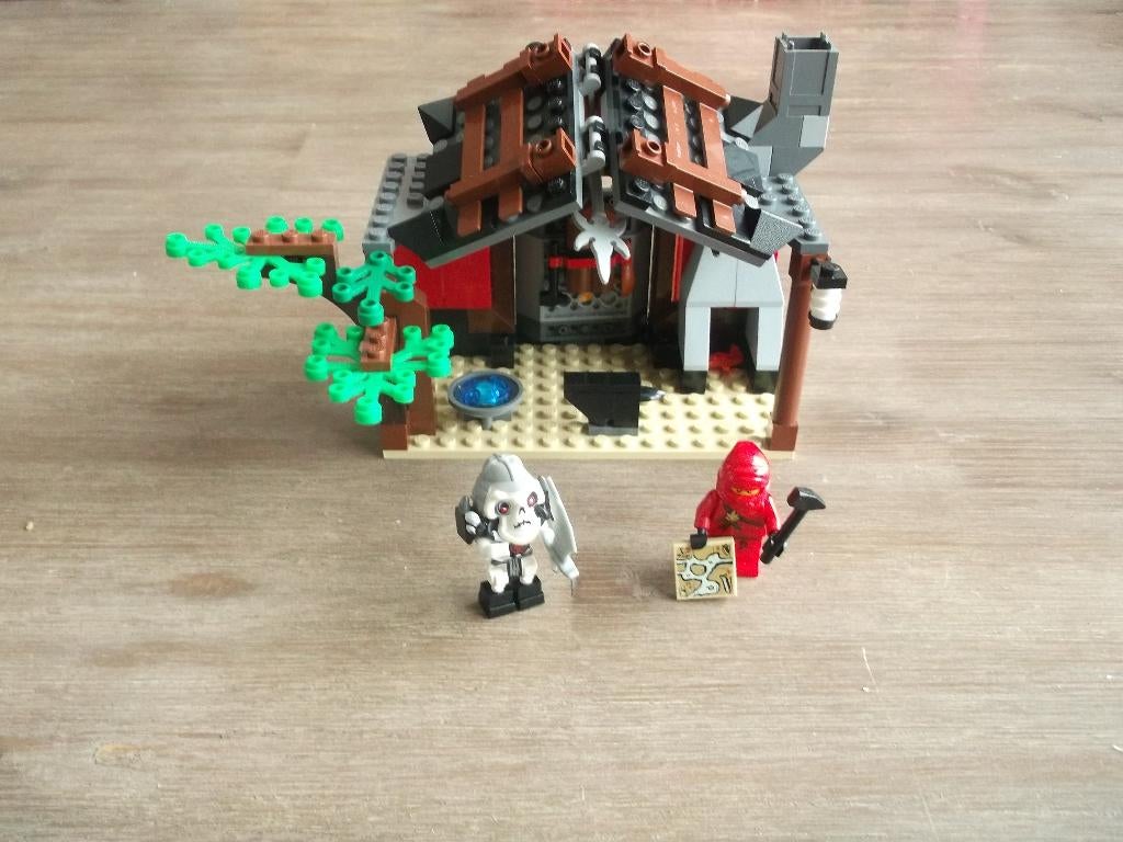 lego ninjago 2508 blacksmith shop (2011), Kinderen en Baby's, Speelgoed | Duplo en Lego, Gebruikt, Lego, Ophalen of Verzenden