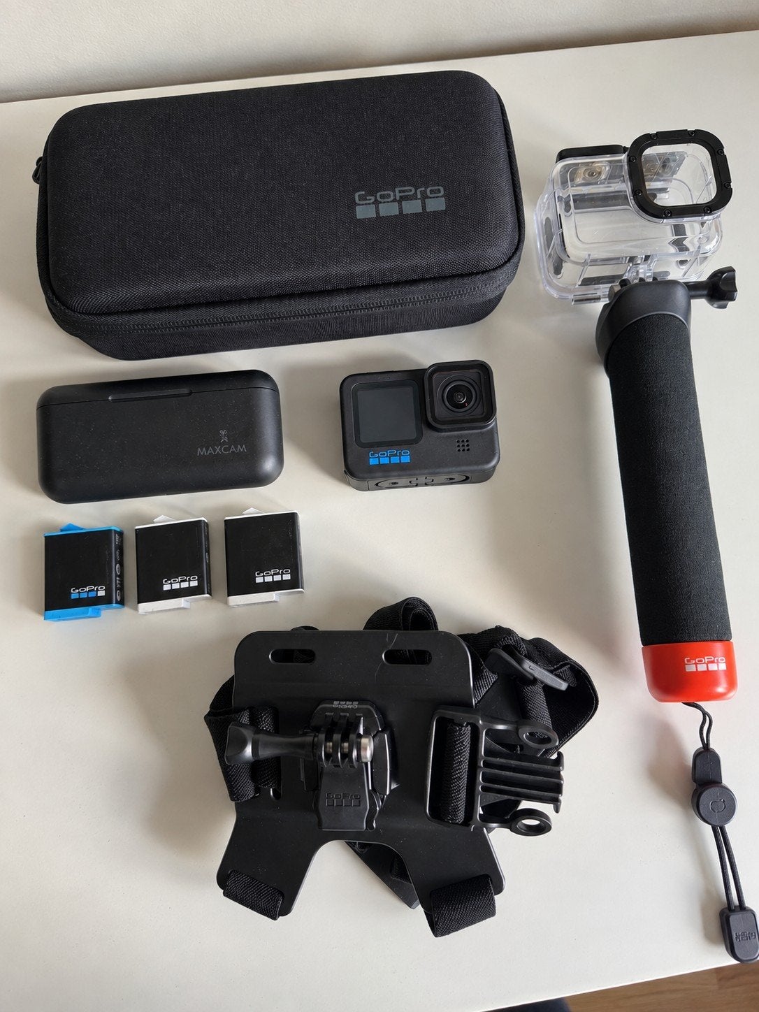 GoPro HERO10 Black complete set + 3 accu's en case, Ophalen of Verzenden, Zo goed als nieuw, GoPro