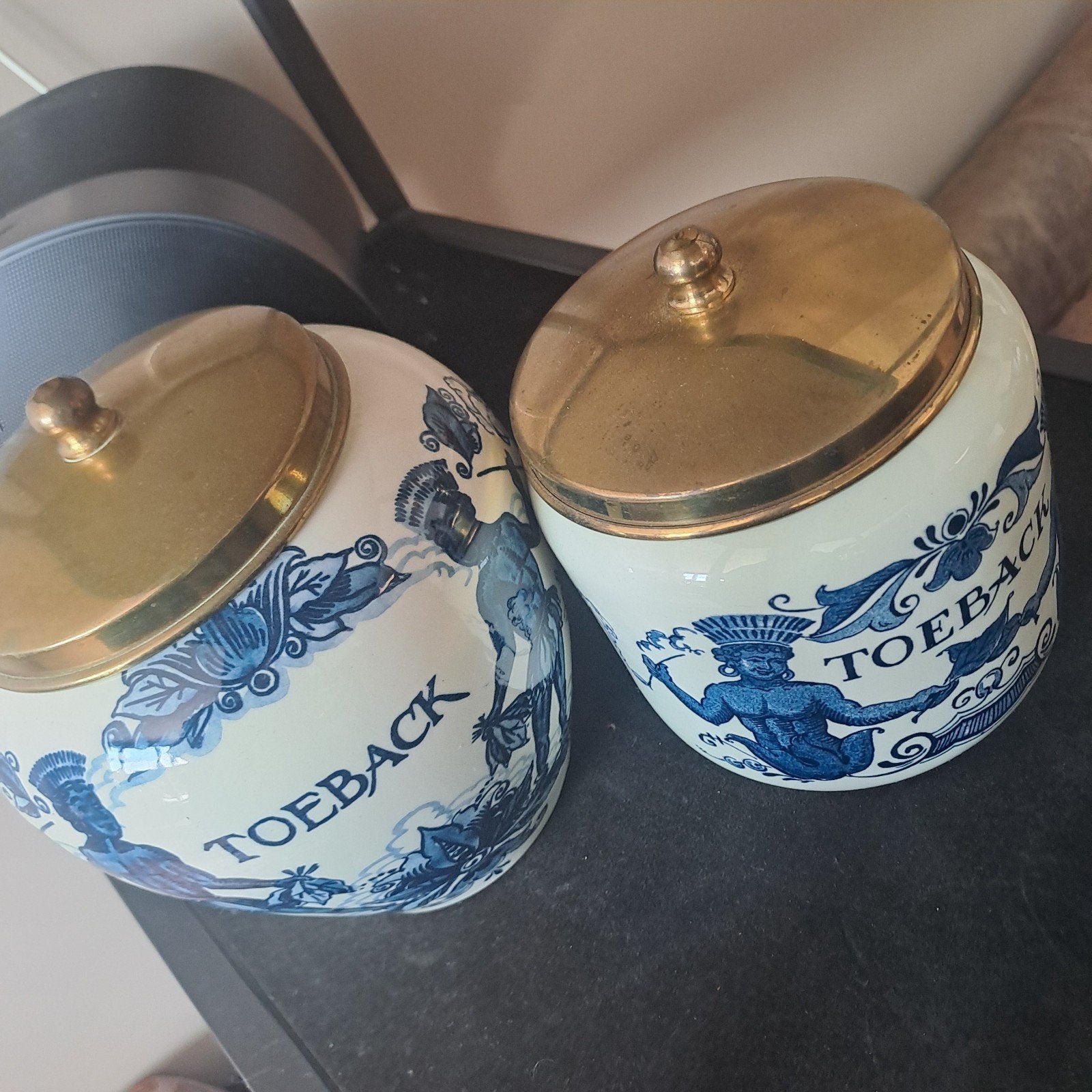 2 Antieke Delfts Blauw Tabakspotten met Messing Deksel, Ophalen of Verzenden