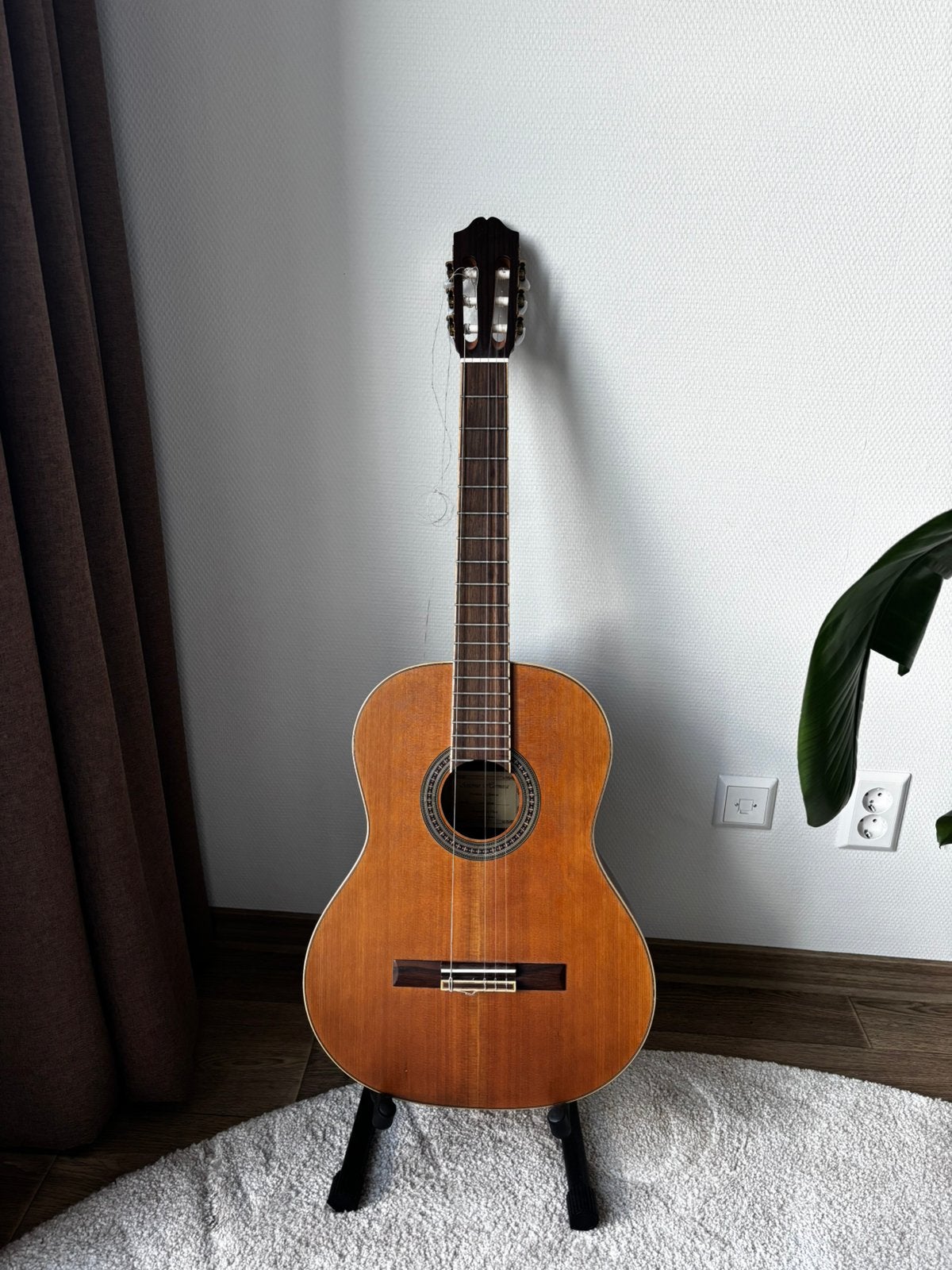 Antonio Hermosa AH-100M Klassieke Gitaar met hoes, Muziek en Instrumenten, Snaarinstrumenten | Gitaren | Akoestisch, Ophalen, Zo goed als nieuw
