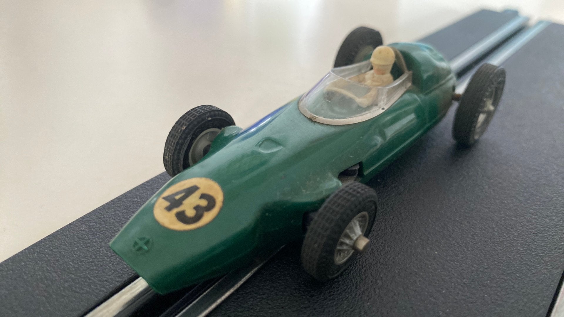 Vintage F1 raceauto groen nr. 43 jaren 60, Antiek en Kunst, Ophalen of Verzenden