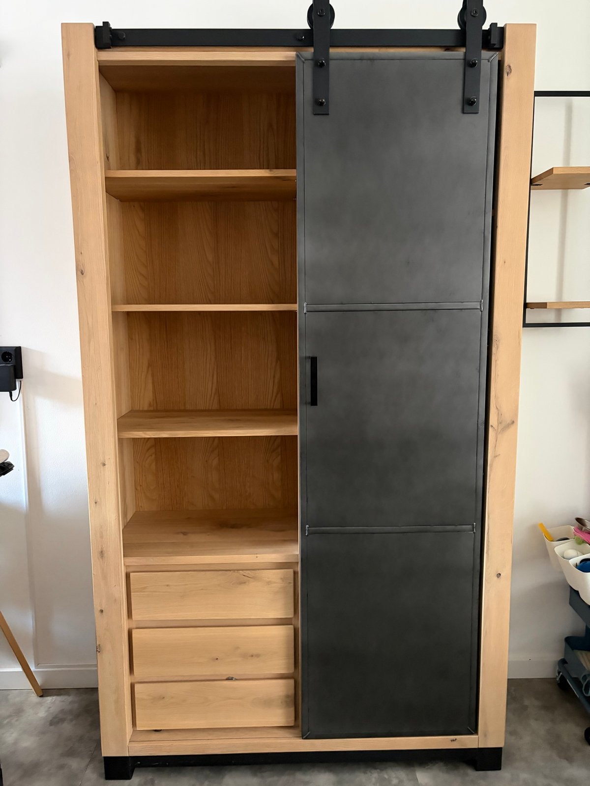 Eikenhouten kast indiana van de bommel met schuifdeur, Ophalen, 100 tot 150 cm, 200 cm of meer, Eikenhout